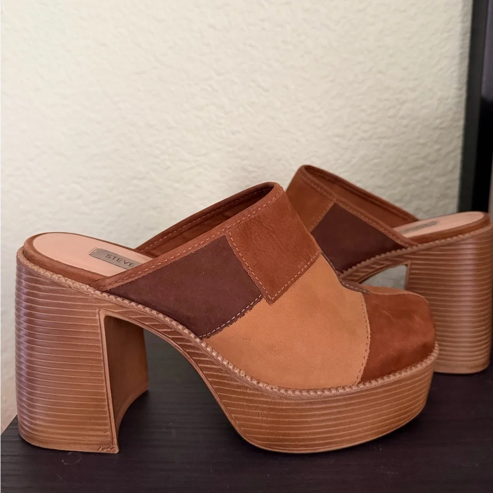 Steve Madden Two-Tone Brown Suede Platform Mules - Picture 6 of 7